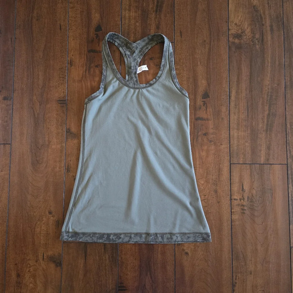 Lululemon Cool Racerback II Nulu Radial Tie Dye Graphite Green Tank Top Size 6 - Picture 9 of 9